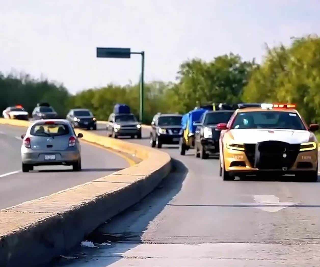 Cruzan paisanos sin incidentes
