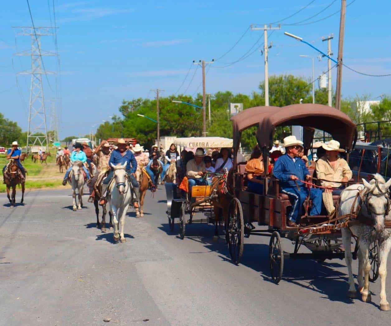 Concluyen festejos de poblado  Los Guerra