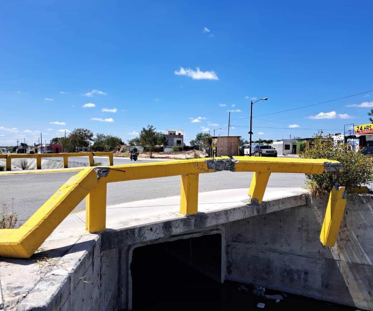 Tres años con puente  en riesgo en Los Olivos
