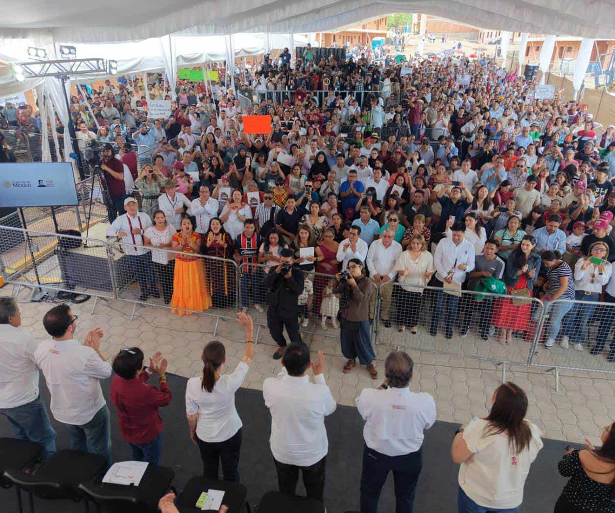 Sheinbaum garantiza  caminos en la Mixteca