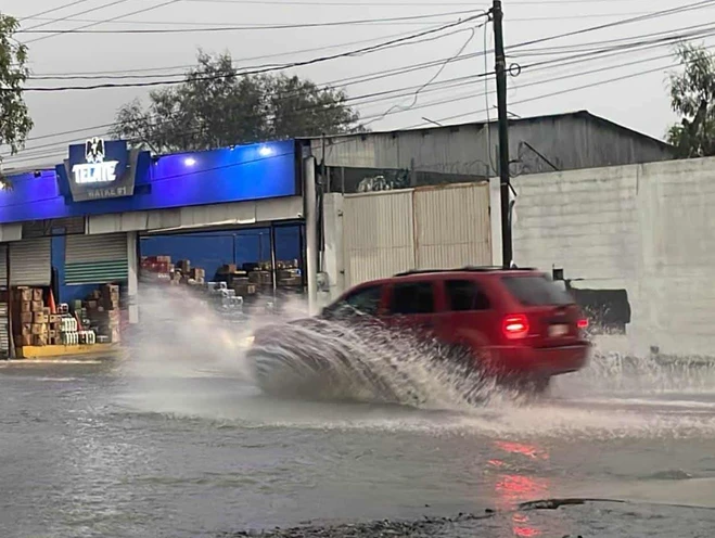 Lluvias provocan severas inundaciones y apagones en Reynosa