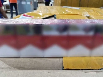 Aseguran cuatro toneladas de cigarros ilícitos en el AICM