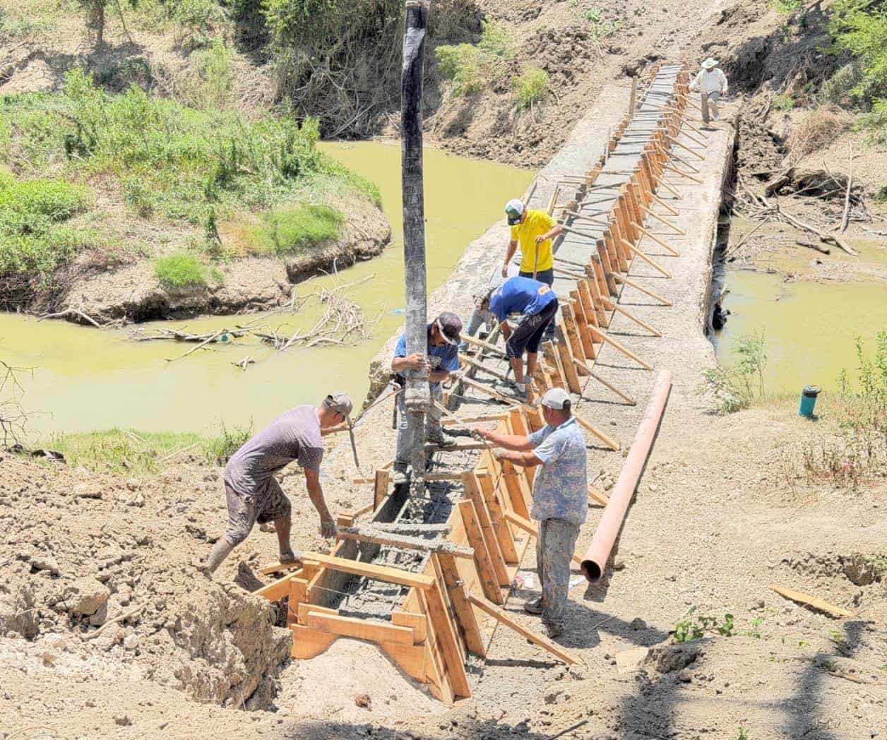 Avanza obra de linea de agua