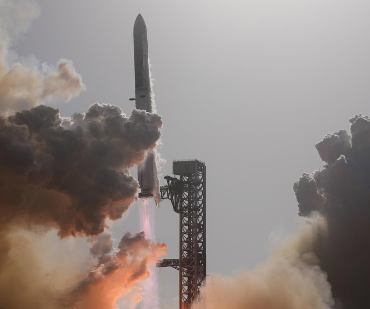 SpaceX registra pérdidas menores de lo esperado en su primer informe como empresa pública SpaceX registra pérdidas menores de lo esperado en su primer informe como empresa pública