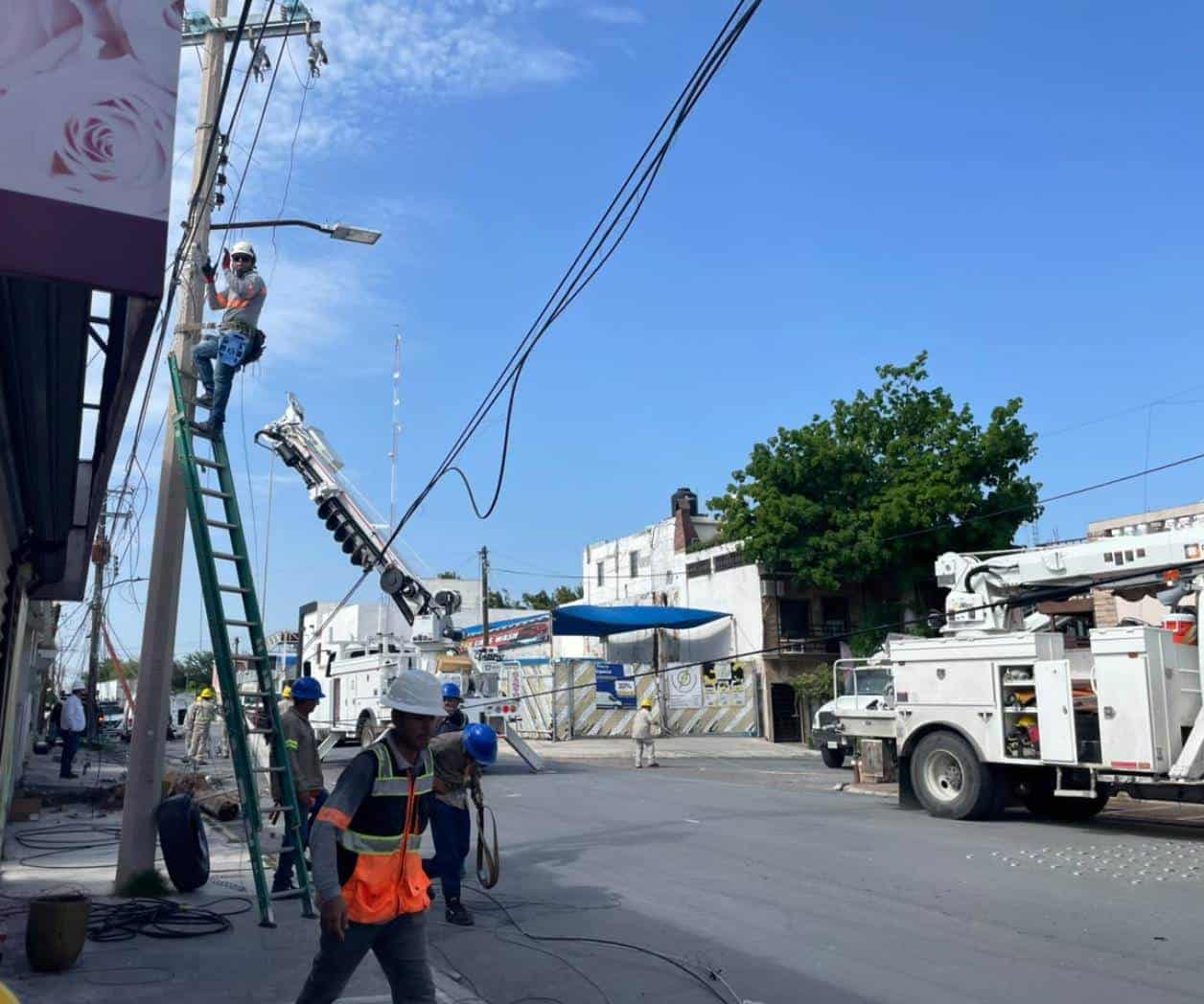 Tráiler deja sin luz a 6 cuadras de la Longoria