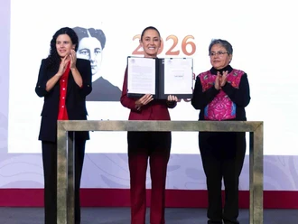 Firma Claudia Sheinbaum decreto de transparencia