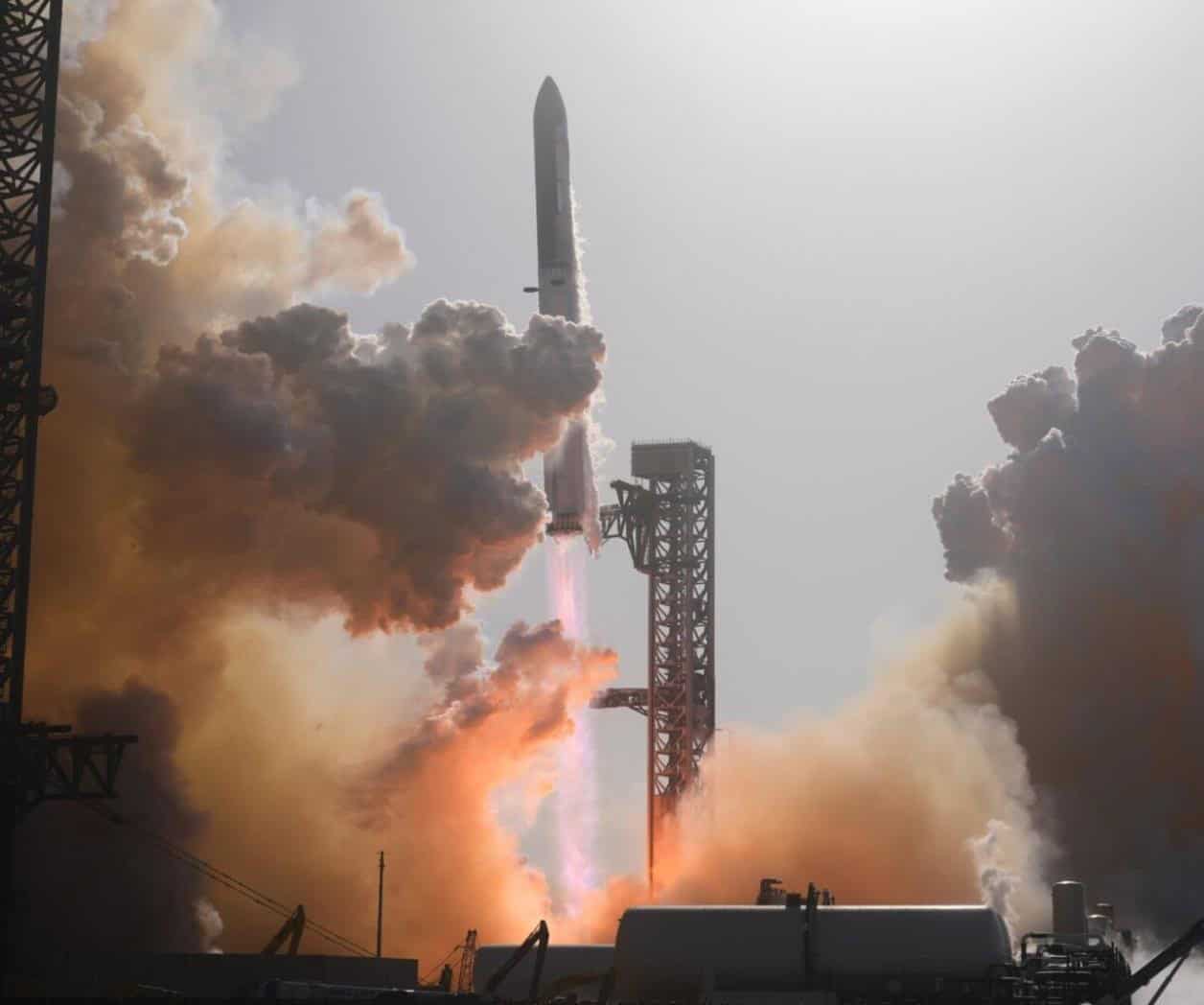 SpaceX invierte en educación y parques