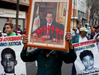 Fiscalía de México detiene a exgobernador de Guerrero por la desaparición de 43 estudiantes en 2014