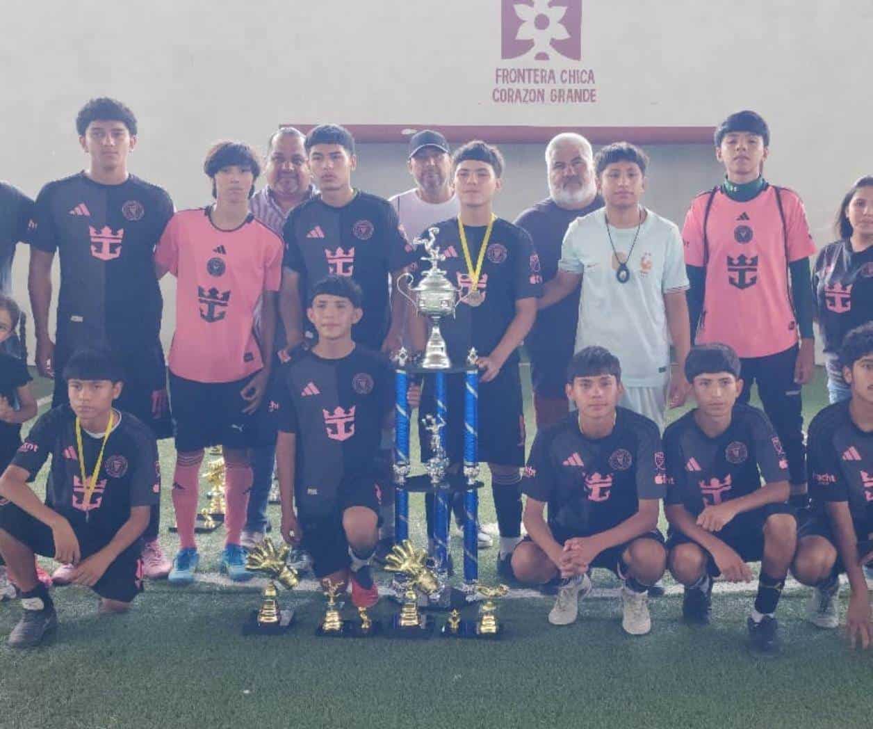 Premian a niños deportistas
