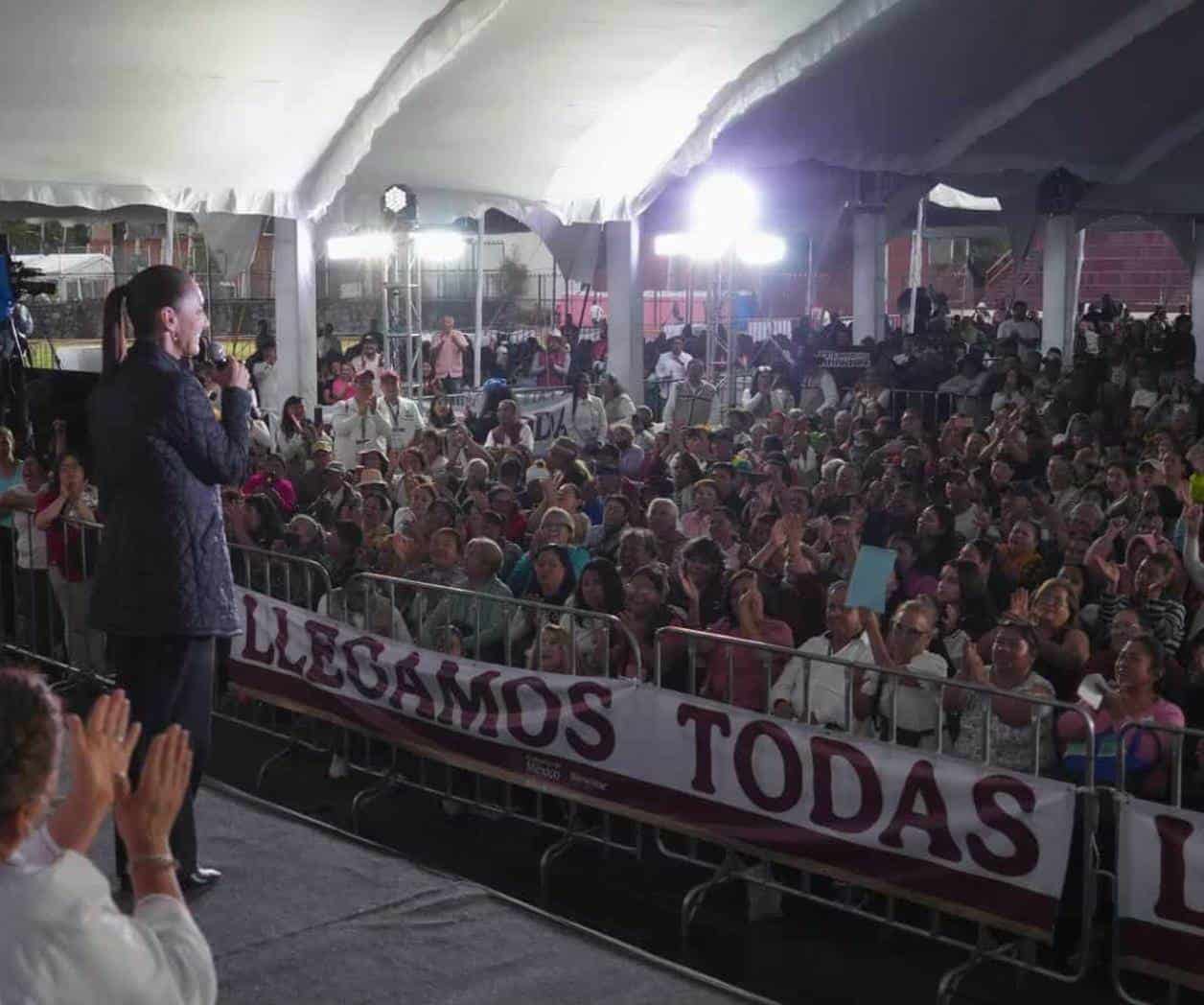 Sheinbaum da $3,100 a mujeres de 60 años