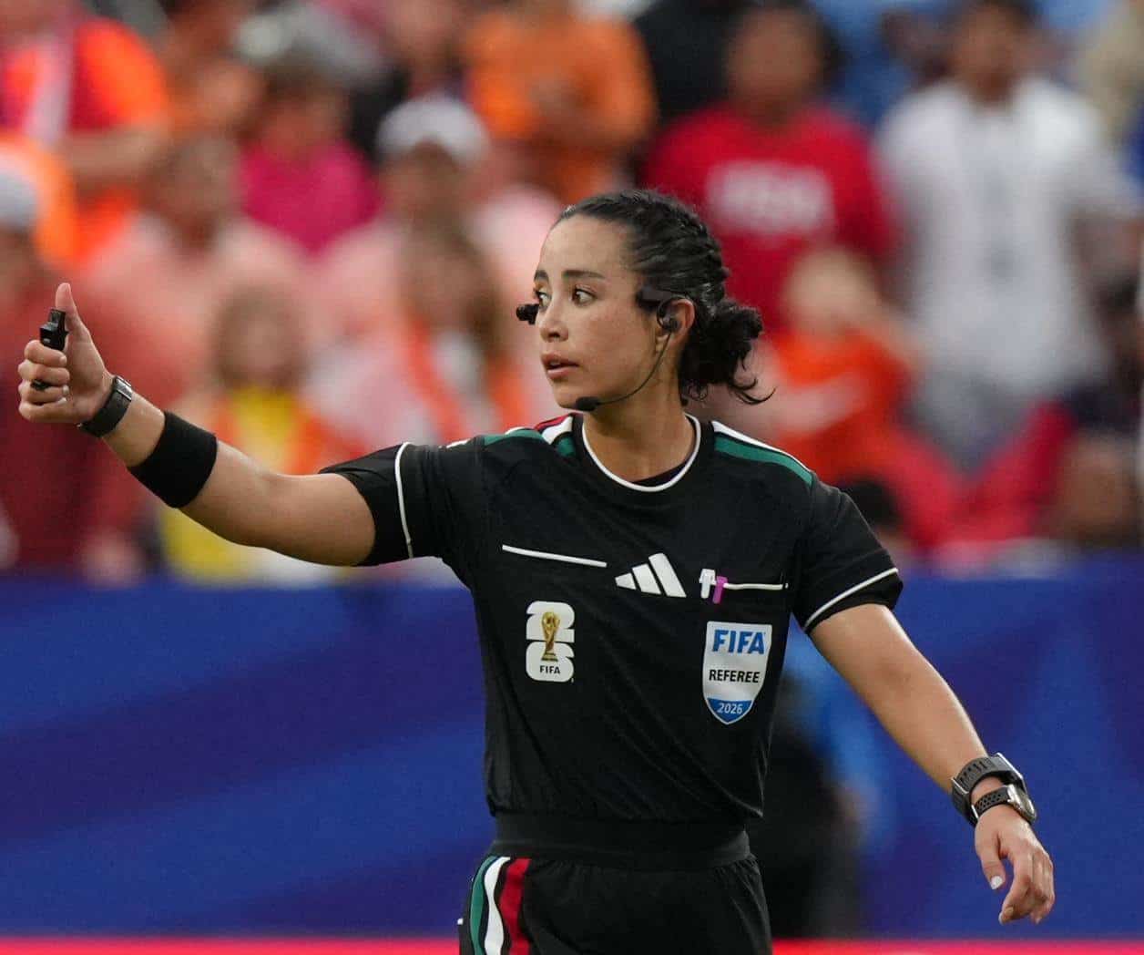 Katia Itzel García, árbitra mexicana, figura en Los 50 más bellos
