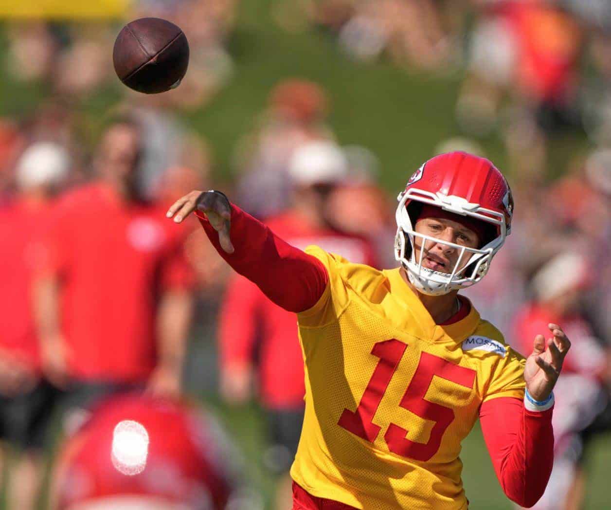 Mahomes apunta a no jugar en pretemporada