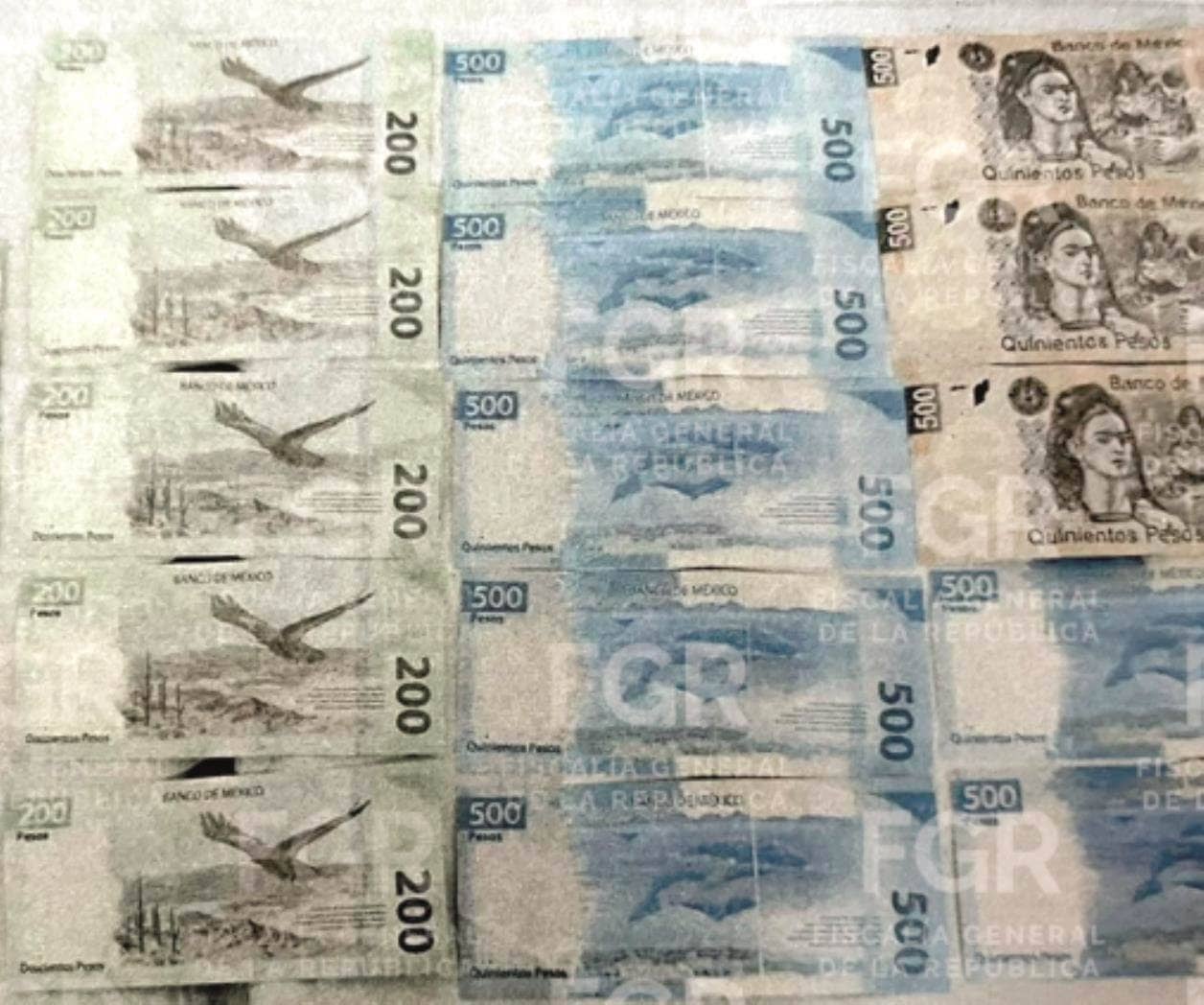 Cae con billetes falsos