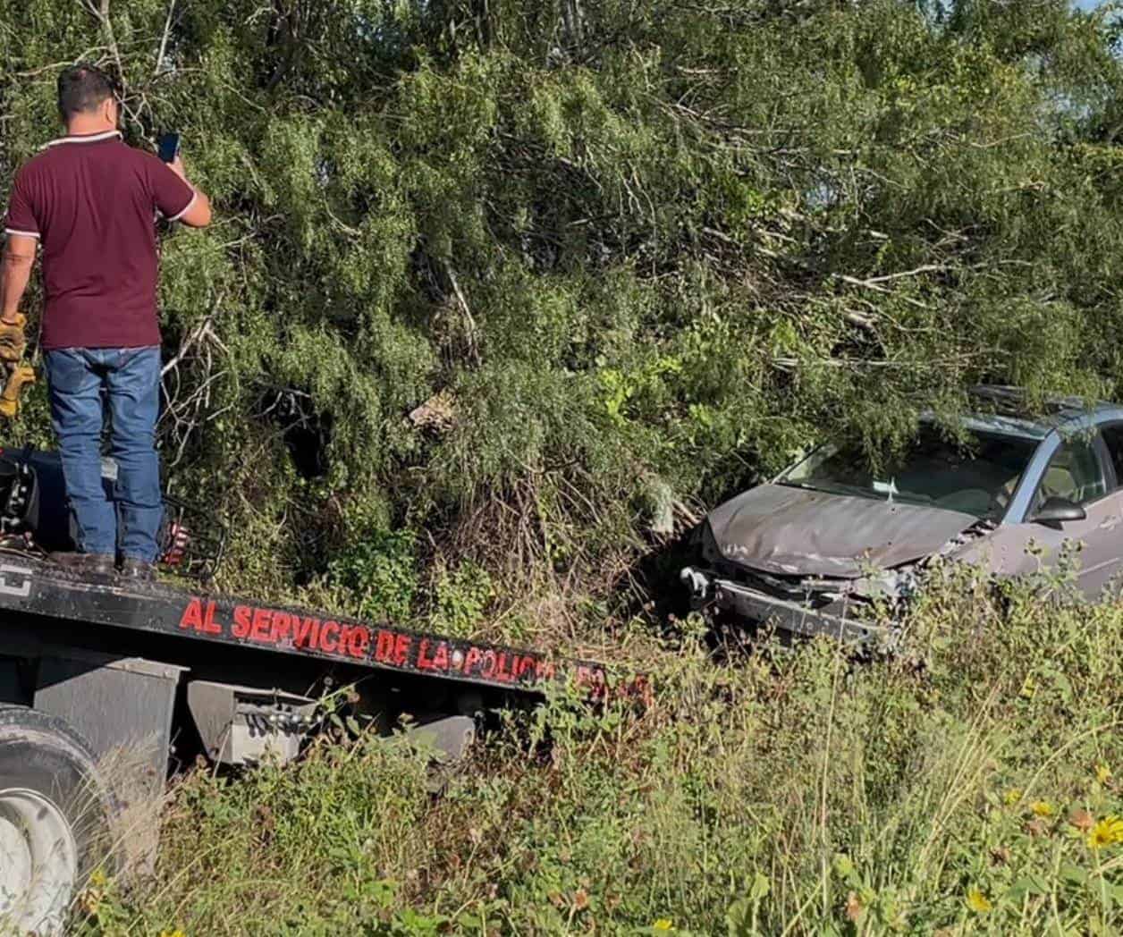Motociclista y conductora resultan heridos en colisión