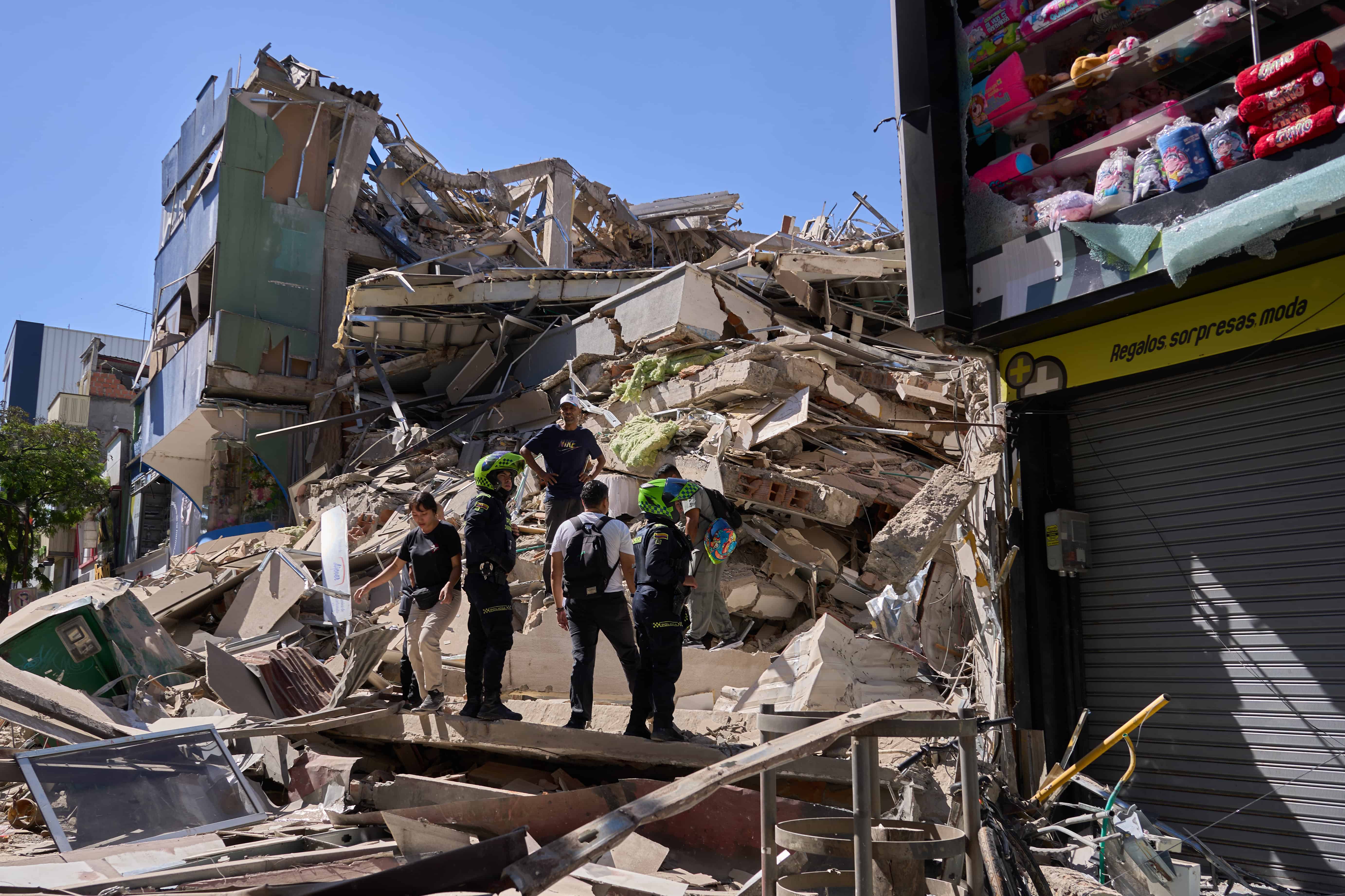 Eleva Colombia a 111 la cifra de muertos por el sismo