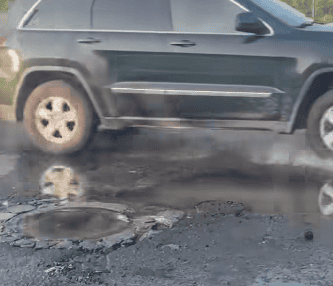 Fuga de aguas negras afecta a vecinos de Infonavit Anzaldúas