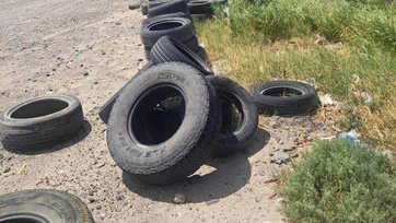 Son un foco de riesgo llantas abandonadas