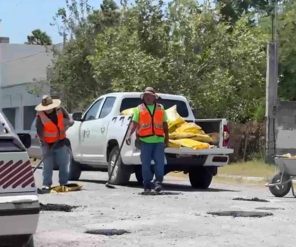 Empresa local le entra al bacheo