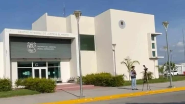 Exigen justicia tras audiencia por caso Dafne Zapata