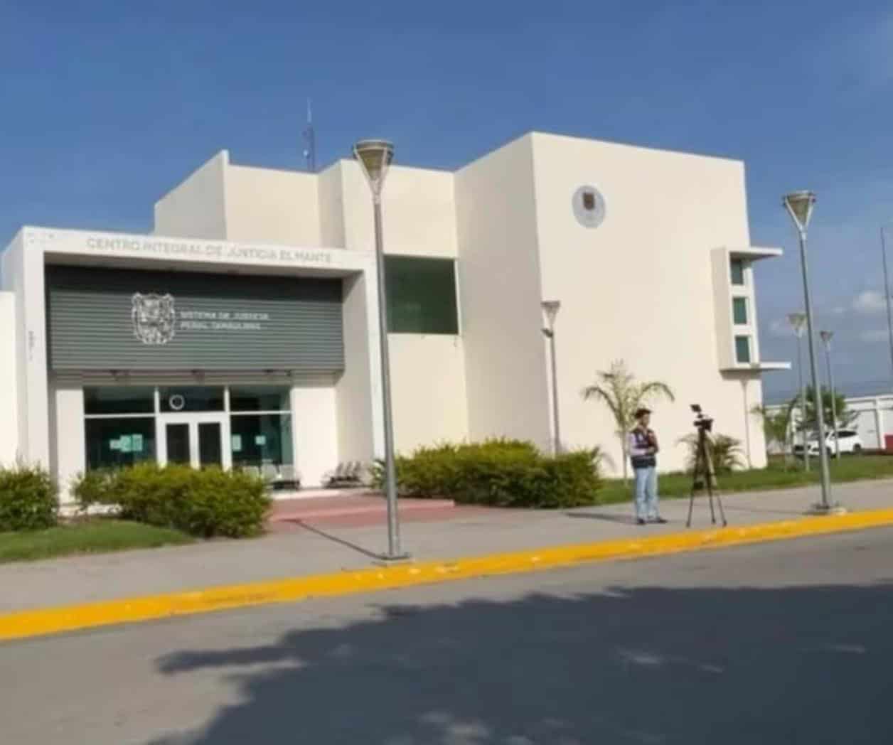 Exigen justicia tras audiencia por caso Dafne Zapata