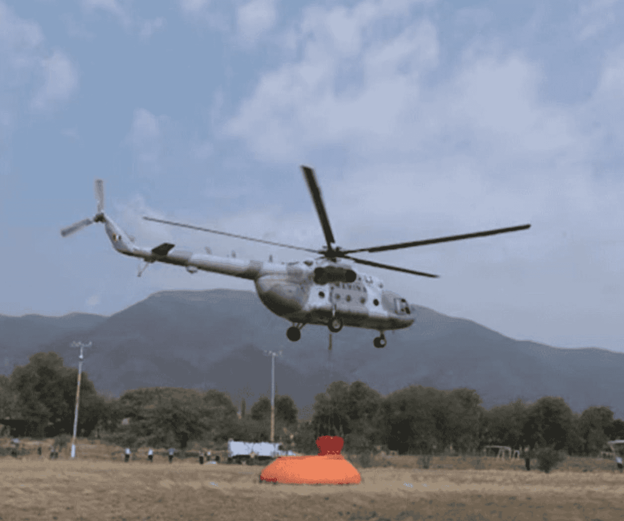 Helicóptero de la Armada realiza aterrizaje de emergencia en Jalisco