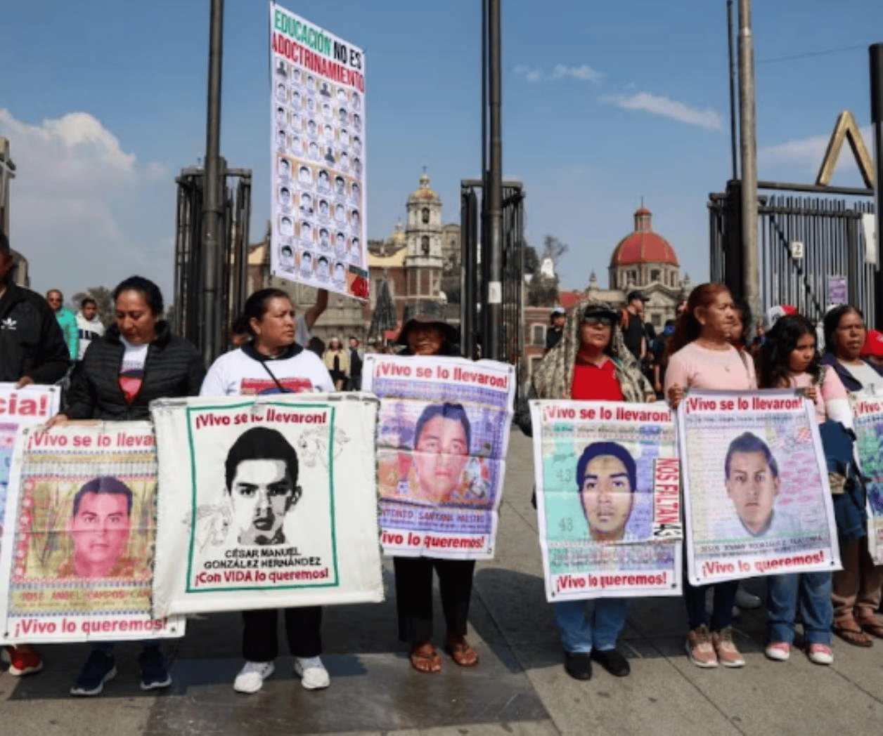 Vinculan a proceso a Ángel Aguirre por caso Ayotzinapa
