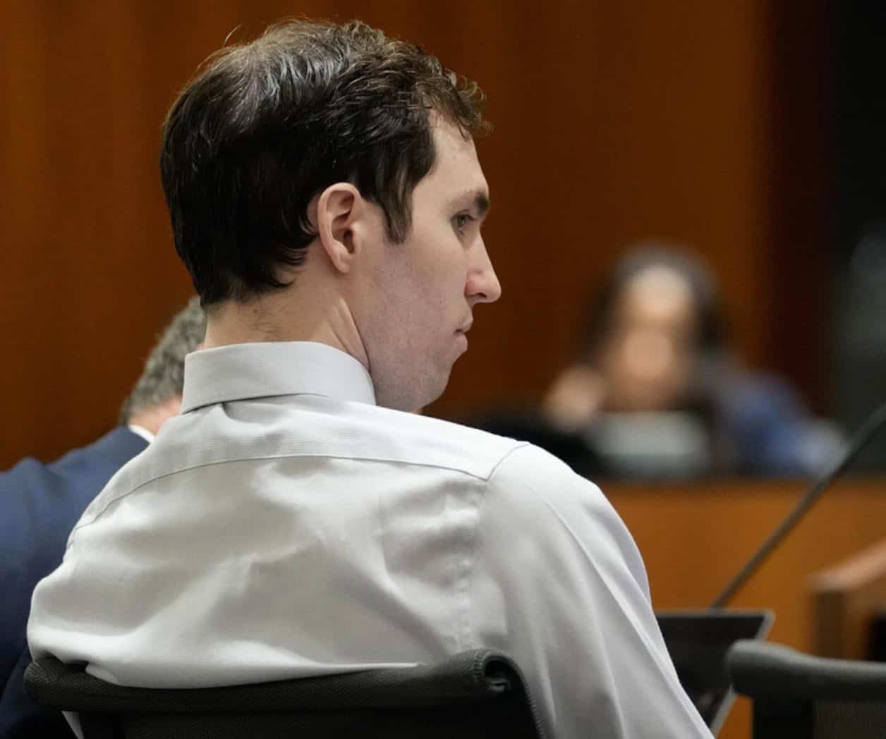 Defensa de acusado de matar a Charlie Kirk dice que agresor no debe recibir pena de muerte