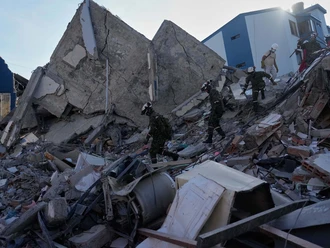 Sube a 273 la cifra de muertos por terremoto en Colombia