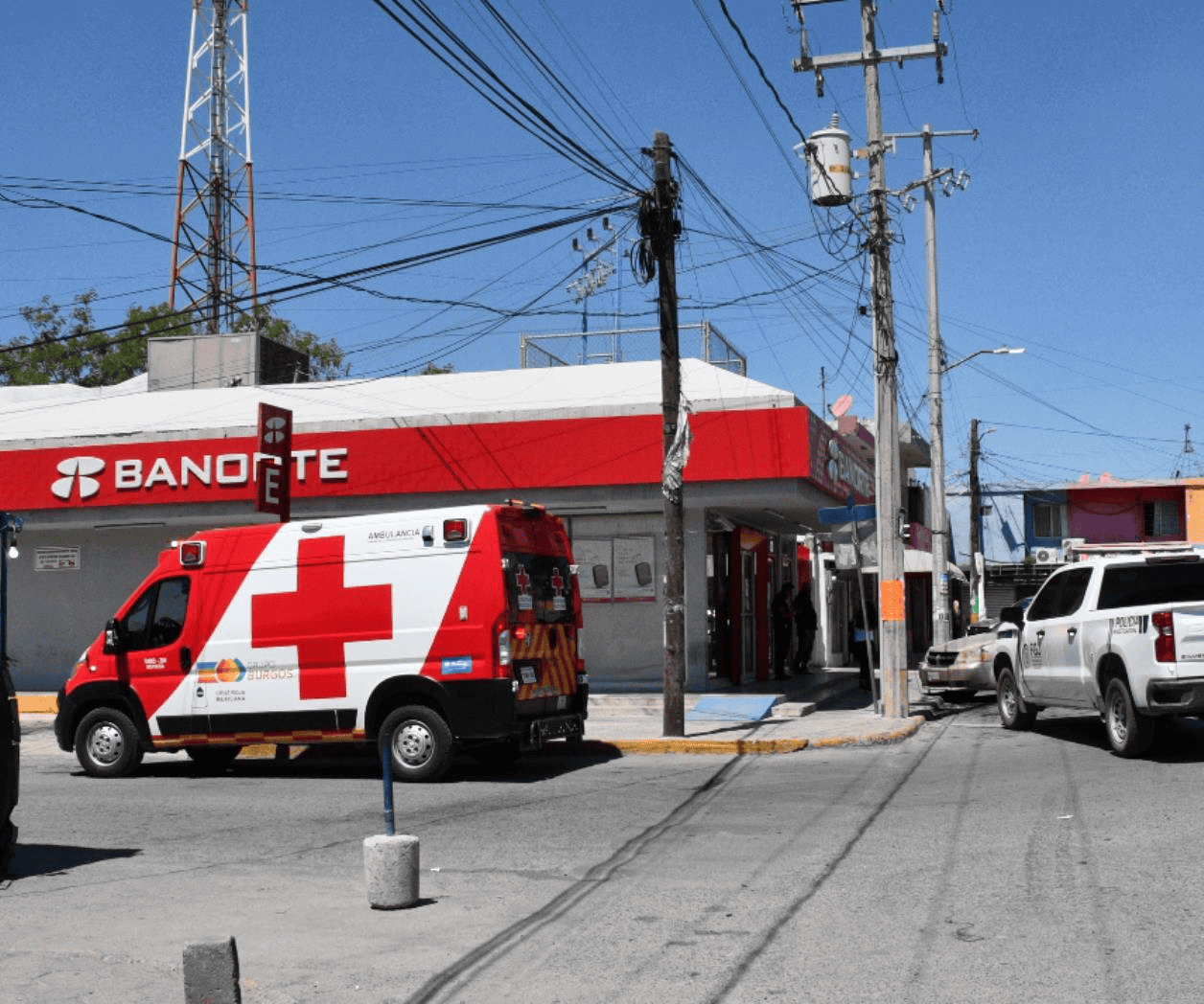 Asaltan Banorte a punta de cuchillo