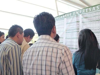 Suman 1.24 millones de jóvenes en busca de empleo en 2026