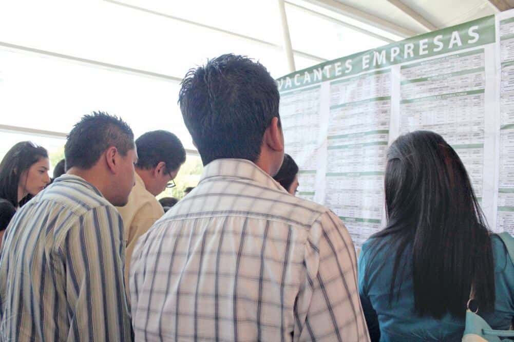 Suman 1.24 millones de jóvenes en busca de empleo en 2026