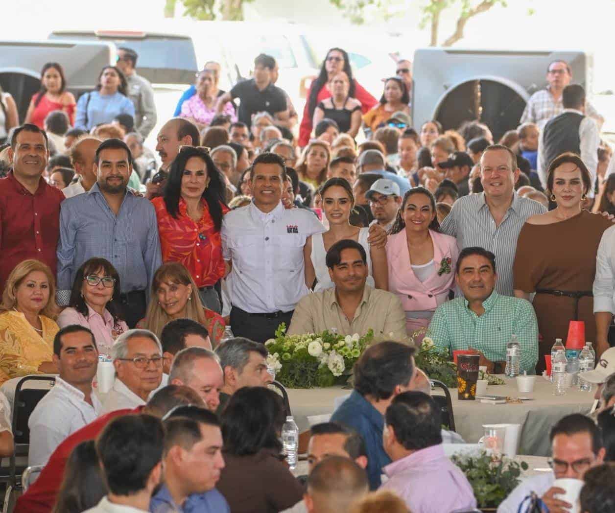Festejan cumple de Lalo Gattás