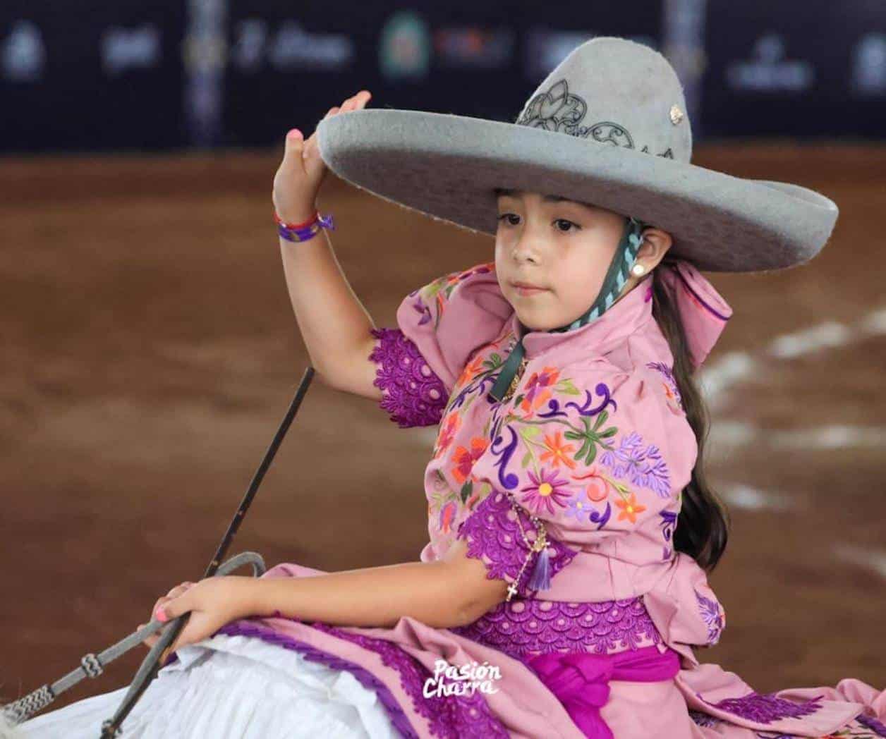 Destaca en la charrería infantil