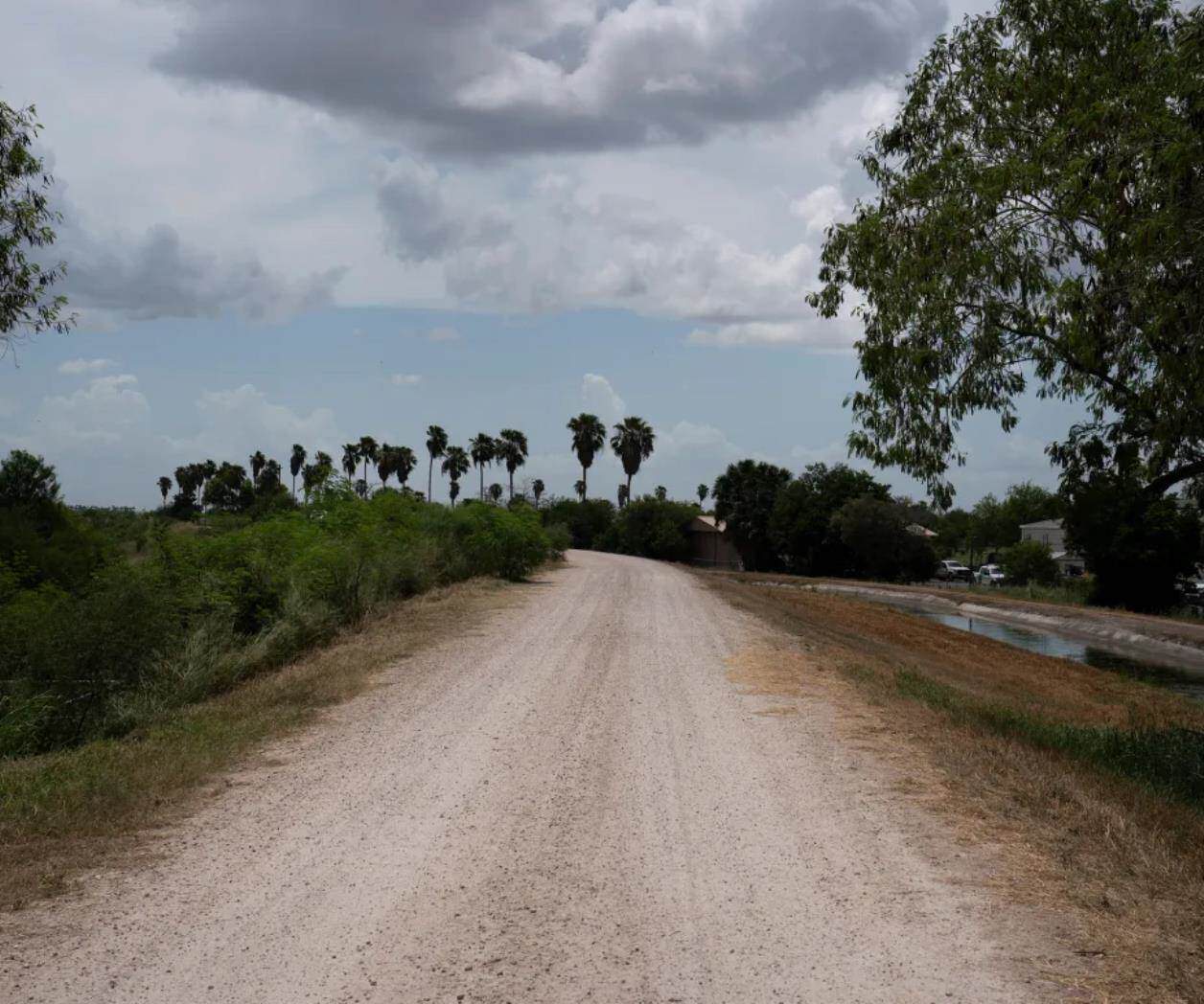 Juez extiende suspensión de construcción del muro
