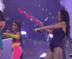 Debuta Aitana junto a su mamá