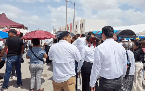Matamorenses empiezan a llegar al fraccionamiento Alamedas para estar presentes en la visita de la presidenta de México, Claudia Sheinbaum. Matamorenses empiezan a llegar al fraccionamiento Alamedas para estar presentes en la visita de la presidenta de México, Claudia Sheinbaum.