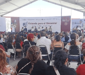 Protestan contra alcalde en evento presidencial. Protestan contra alcalde en evento presidencial.