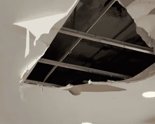 Se agrava deterioro del Centro de Salud de Río Bravo.