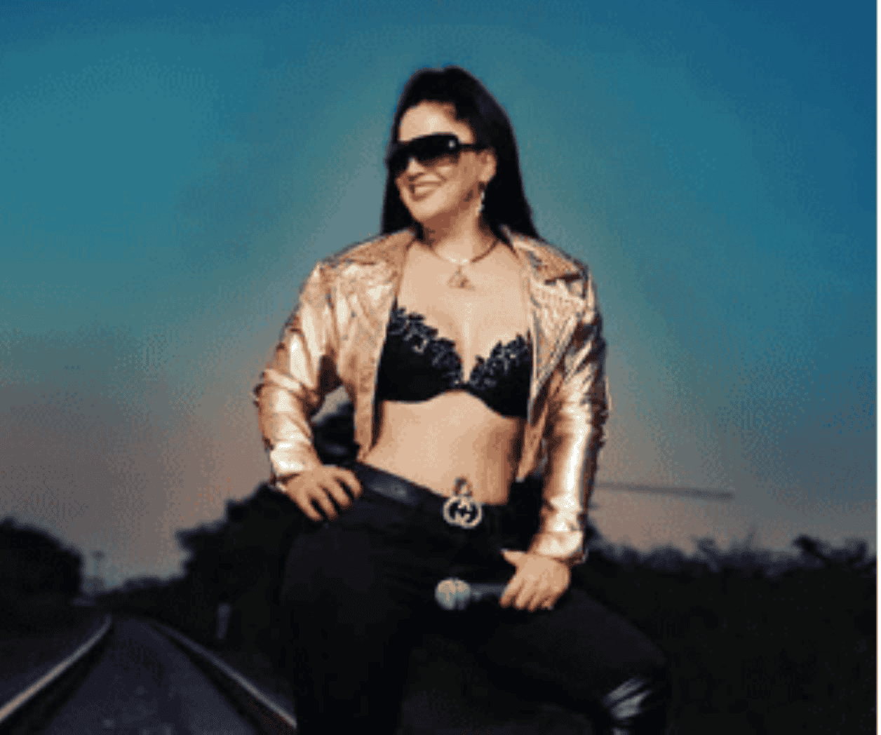 Cambia La Gitana banda por la cumbia