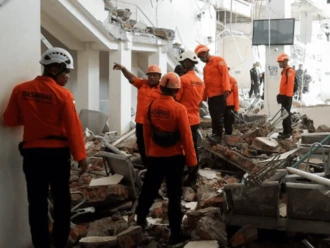 Terremoto en Indonesia causa 38 fallecidos y daños en viviendas