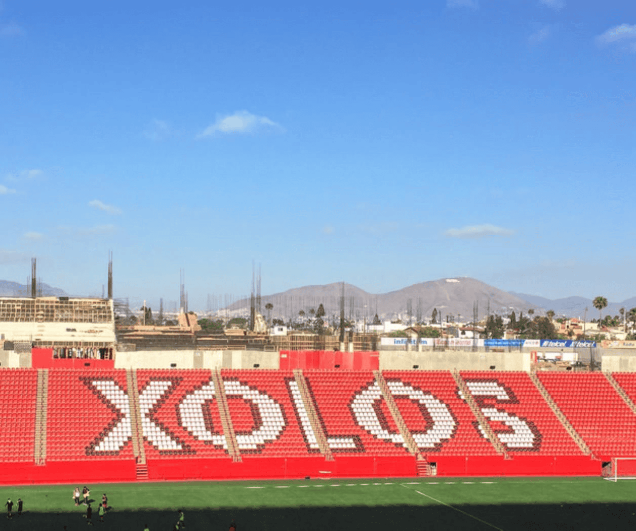 Xolos enfrentan a Cruz Azul en el estadio Caliente