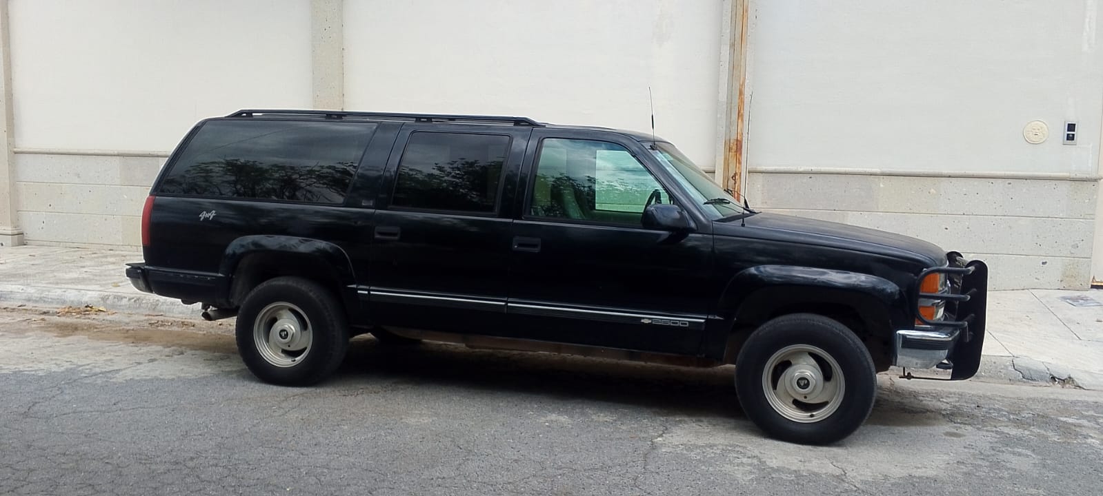 SUBURBAN  97 