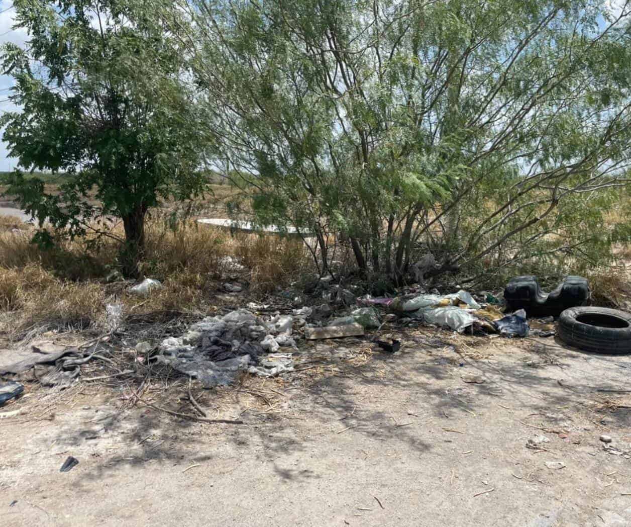 Crecen basura y maleza en caminos de El Rosario