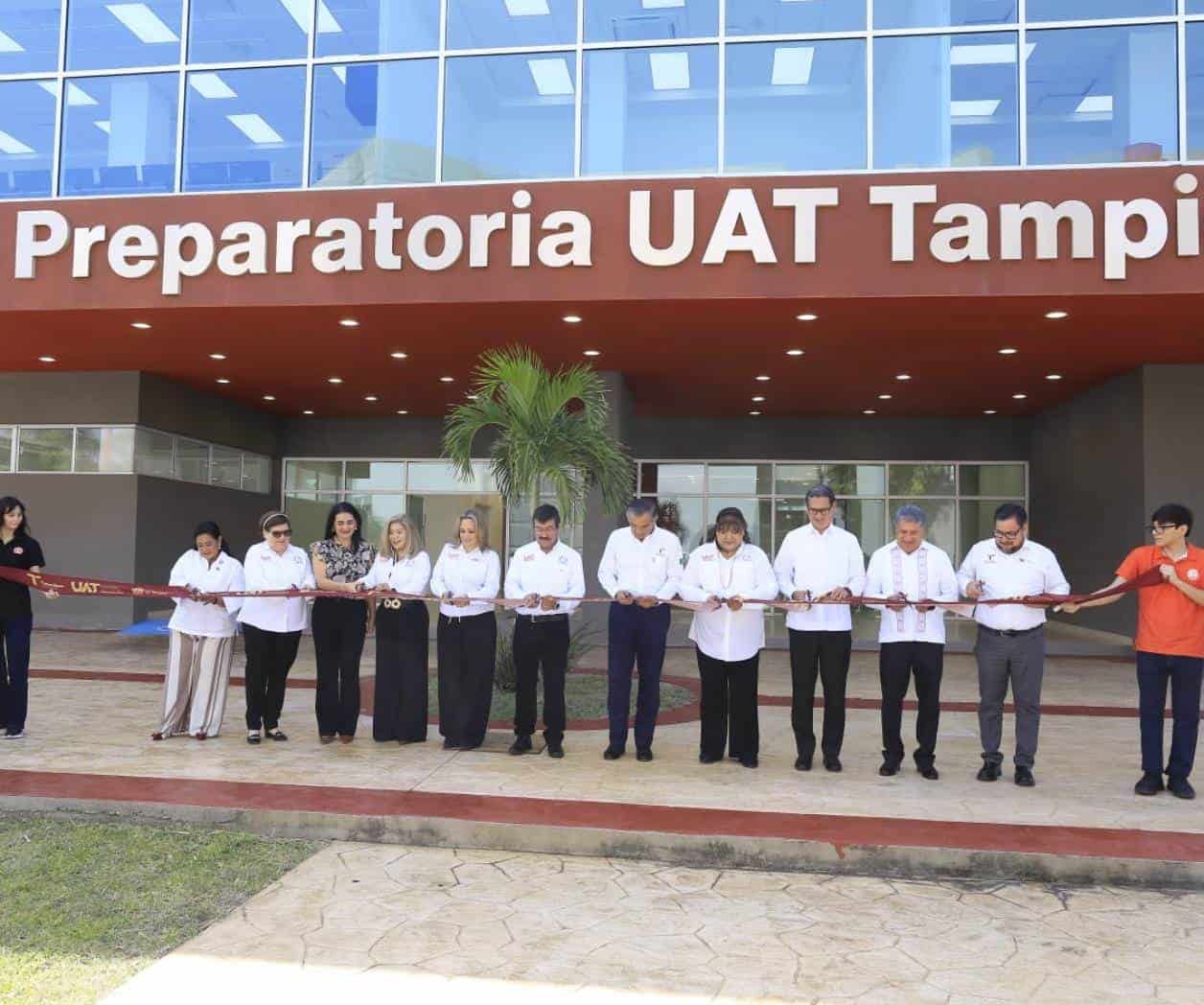  Pone en marcha AVA Preparatoria de la UAT en Tampico