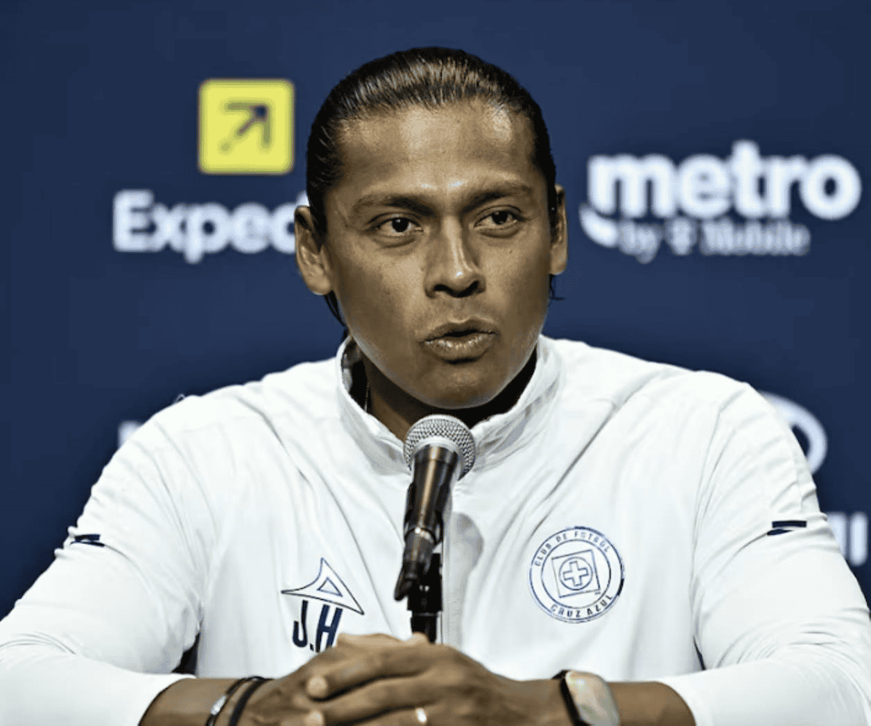 Huiqui da la cara por Cruz Azul tras mal arranque en Liga MX