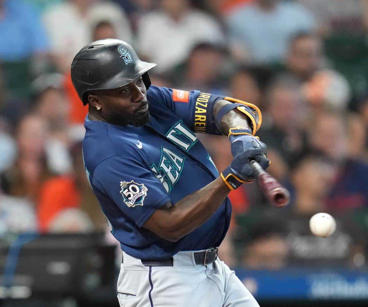 Marineros aguantan para superar 3-2 a Astros; Raleigh y Arozarena conectan jonrones