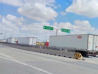 Fallas y revisiones colapsan cruce Reynosa-Pharr