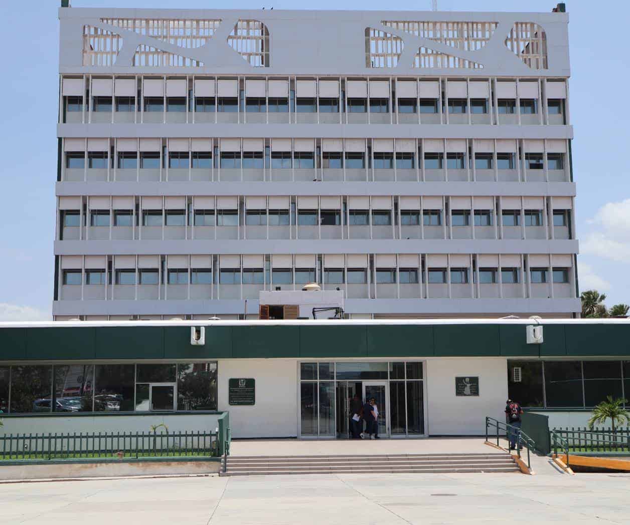 Reestablecen servicio eléctrico en hospital