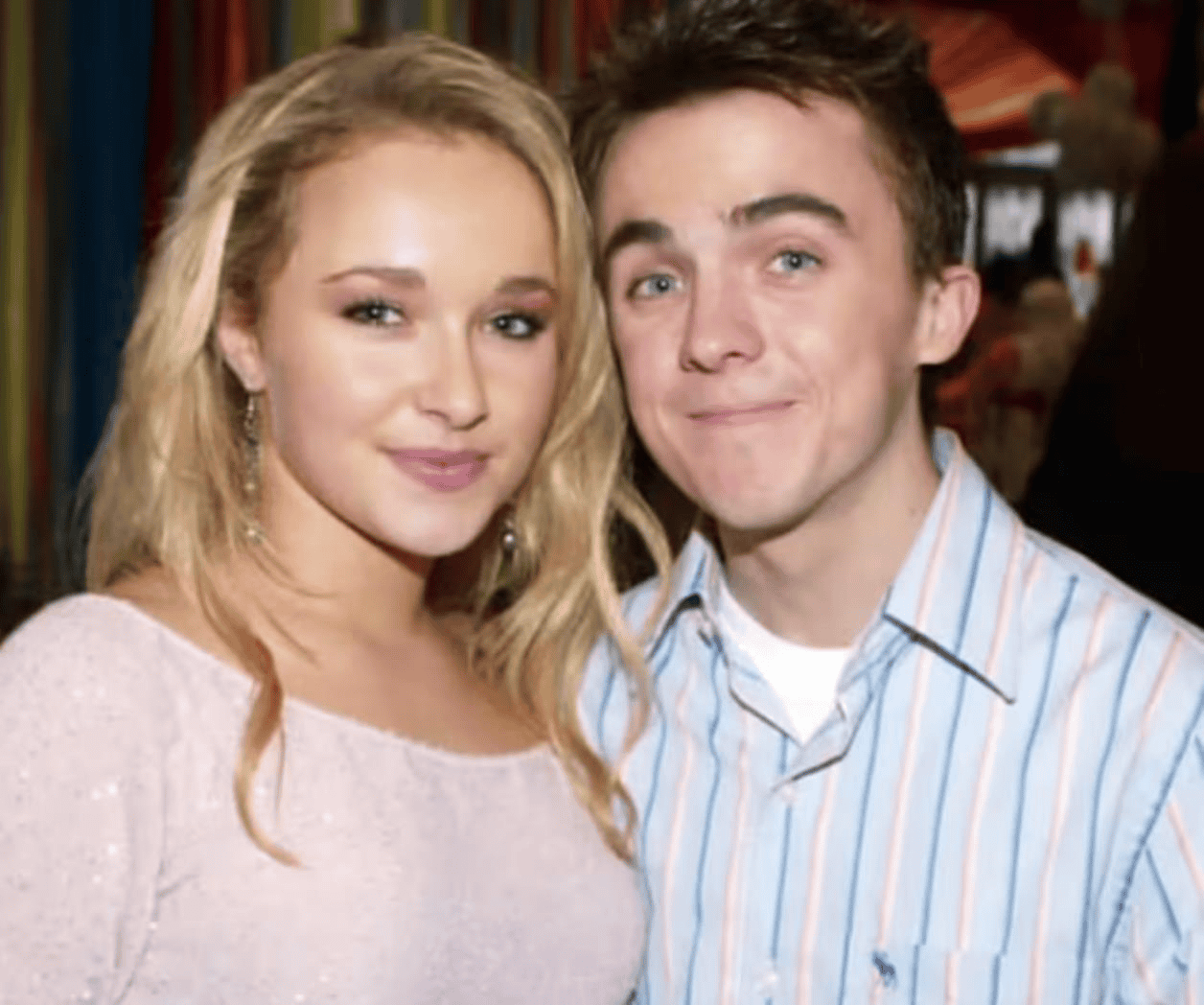 Frankie Muniz despide a Hayden Panettiere con foto de adolescentes