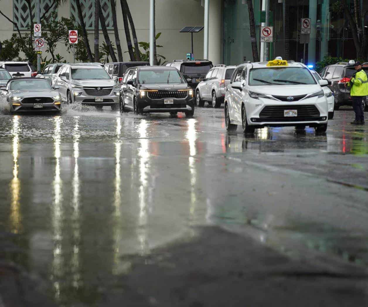 La tormenta tropical Lala causa inundaciones en Hawaii